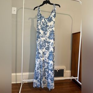 Reformation Nikita Size 6 Blue and White Floral Dress